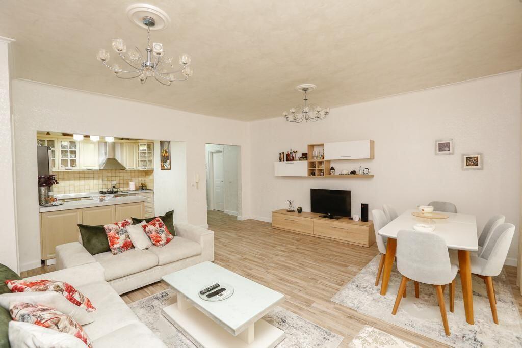 Jepet me Qera Apartament 3+1+2📍Qender, Sheshi Skenderbej