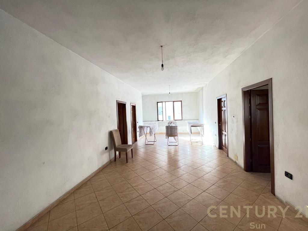 VILLA IN AFFITTO VICINO ALL'AREA DEL 21 DICEMBRE.