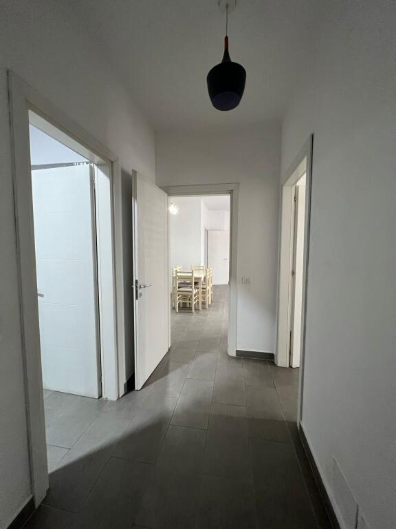 Apartment 2+1, Kamez!