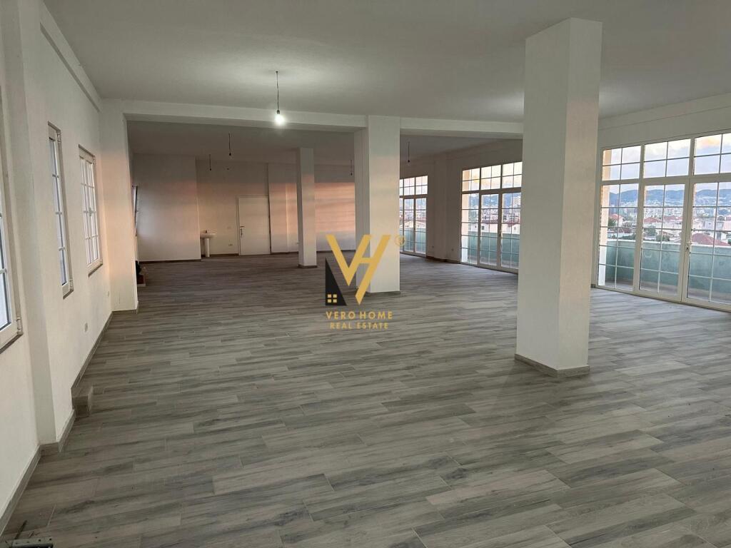 250 M2 PREMISES FOR RENT IN PASKUQAN 2,500 EURO