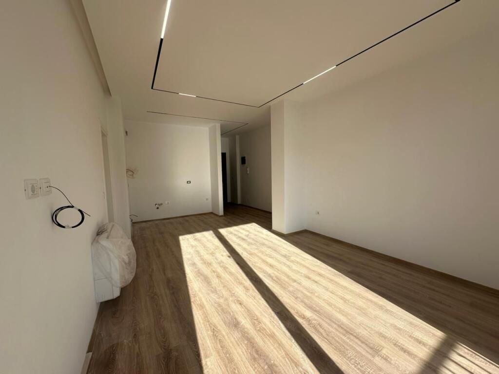 AMBIENTE 2+1+2 PER UFFICI VICINO A KIKA 2 COMUNE DI PARIGI