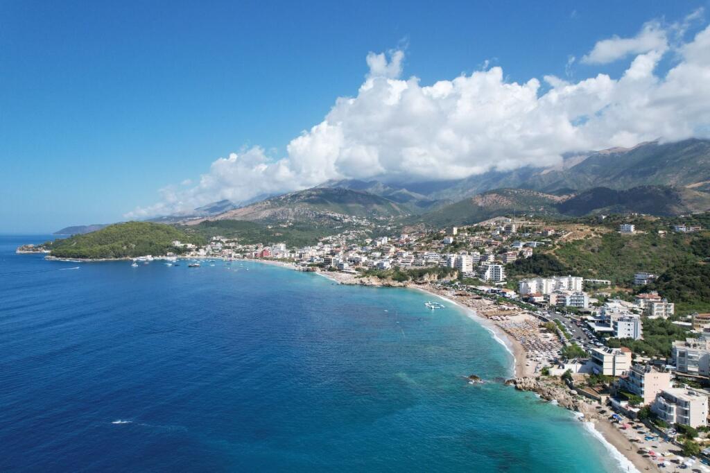 Apartament me pamje deti per shitje ne Himare 