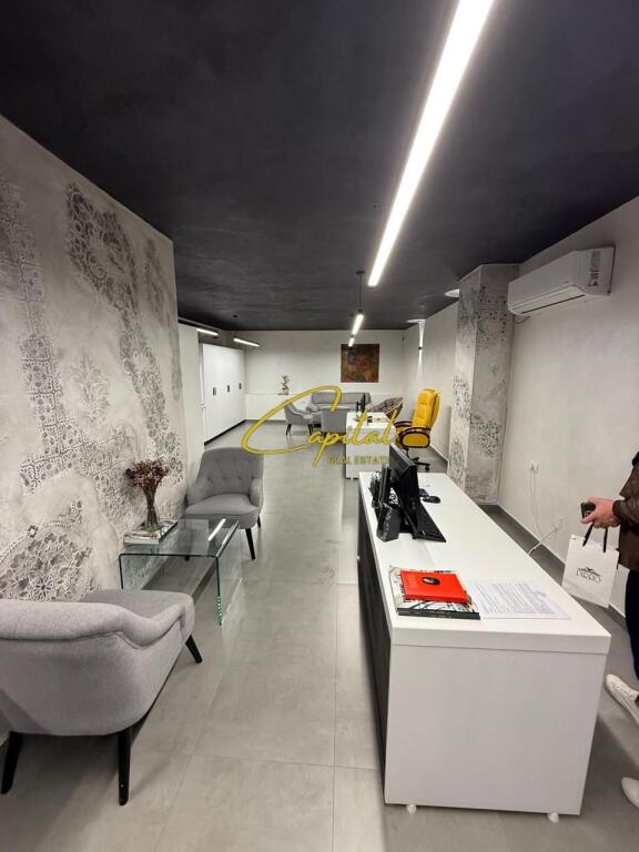 UFFICIO IN AFFITTO 59 M2 EX ESPOSIZIONE 1000 EURO