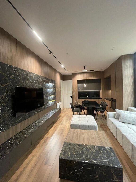 Square 21 , Apartament luksoz me qira