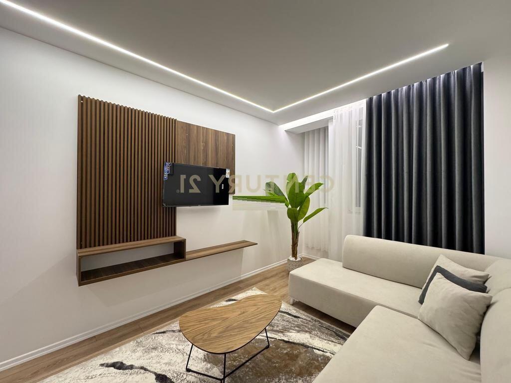 Vendesi in vendita 1+1 Appartamento  Via Fortuzi