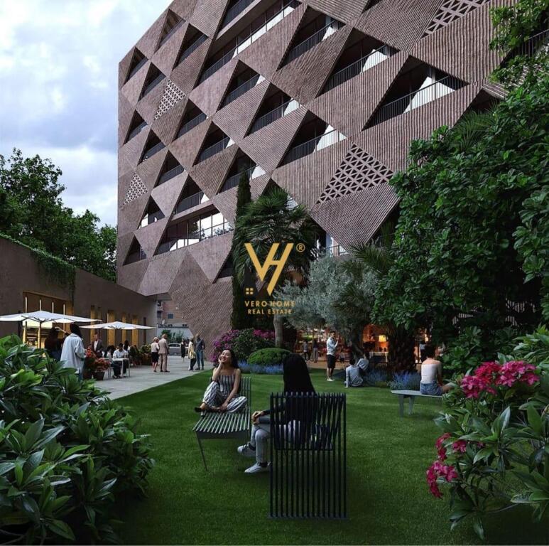 SHITET APARTAMENT 2+1+BLK TE TIRANA TOWER, XHAMLLIK 340.000 EURO