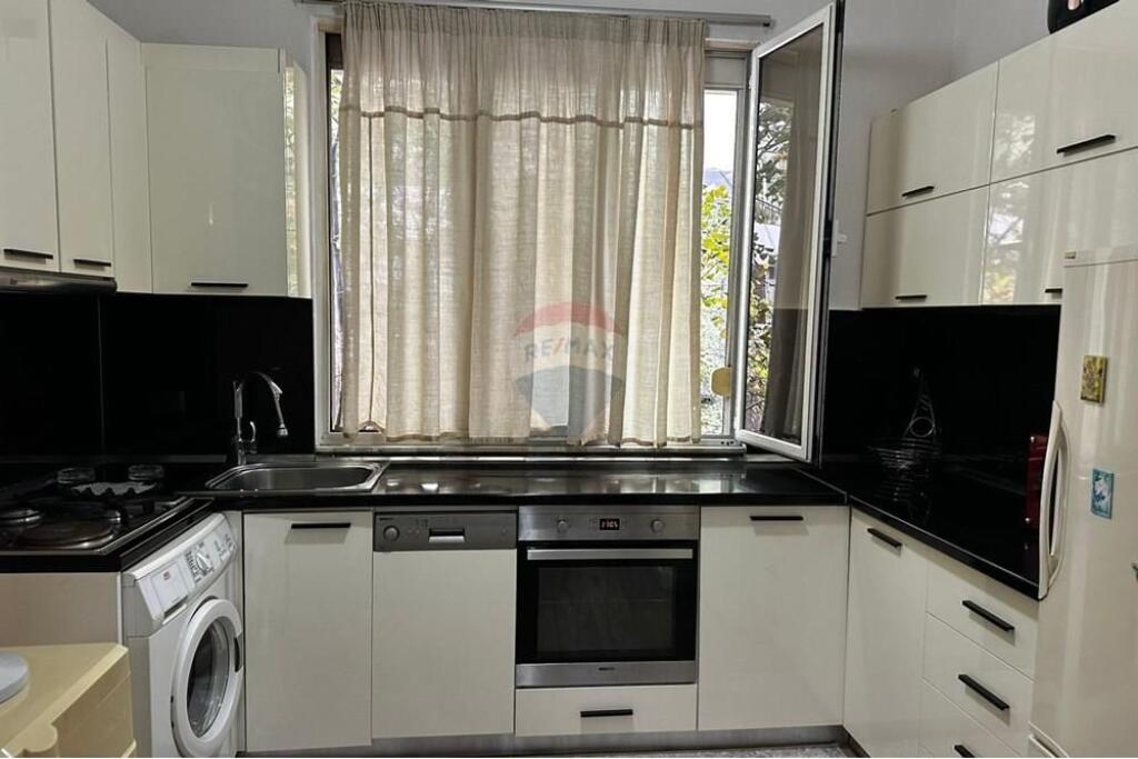 Apartament - Për Qira - Bllok