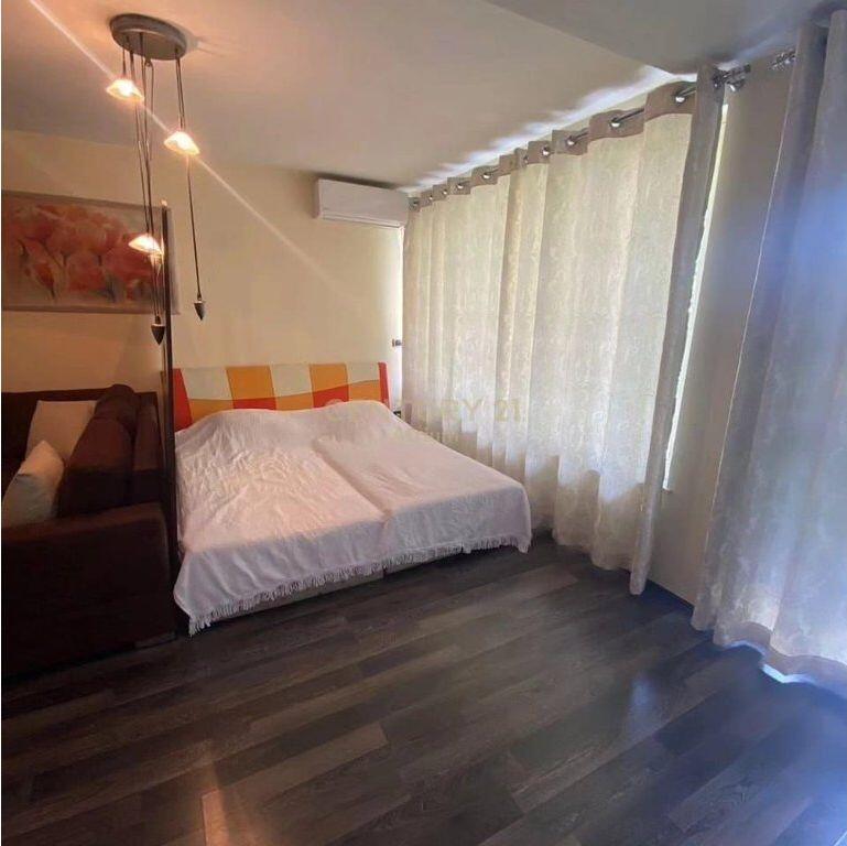 SI AFFITTA IL SECONDO PIANO DI UNA VILLA A BRRYL!