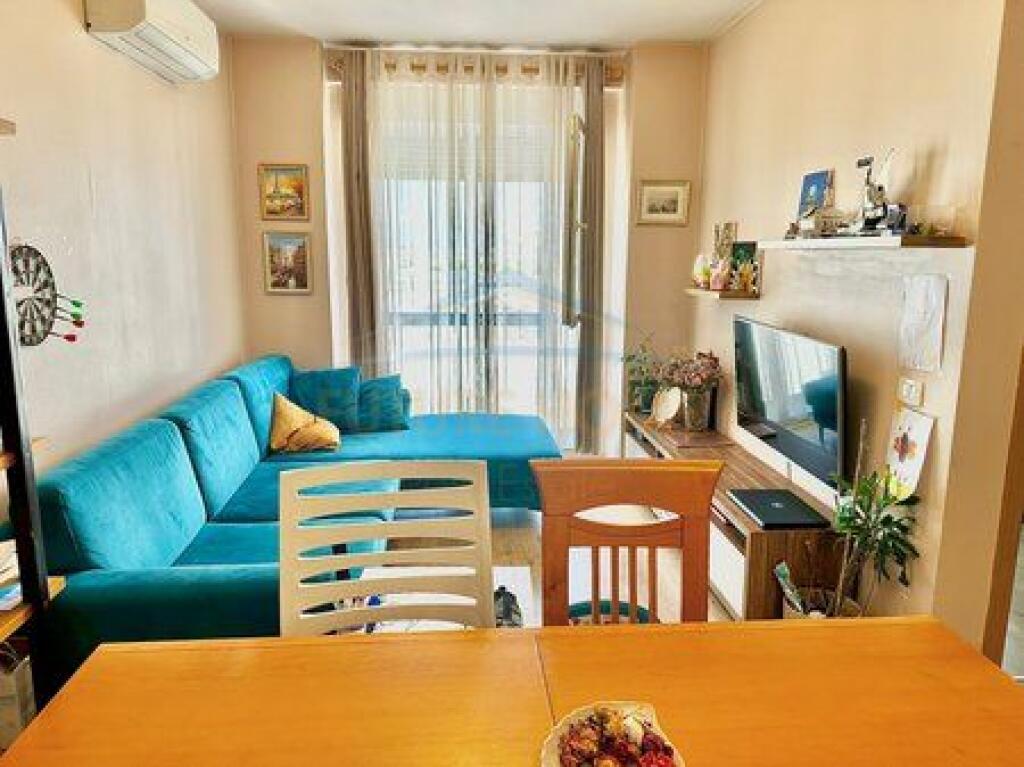 Shitet, Apartament 2+1, Kompleksi Magnet, Rruga Ndre Mjeda, Tirane.