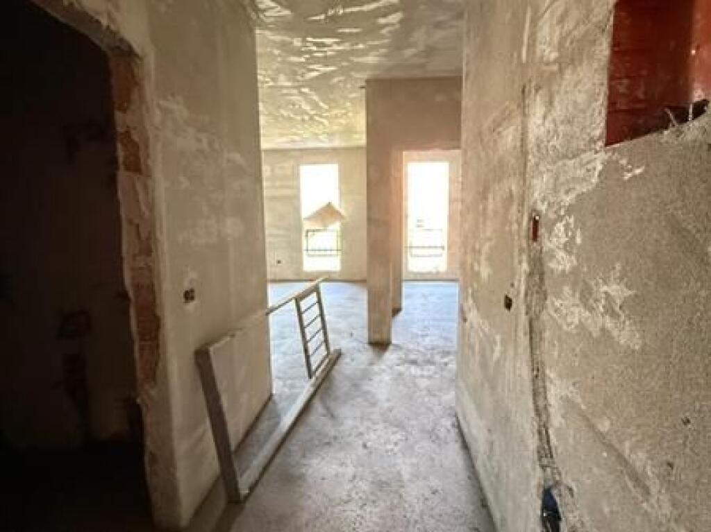 In vendita, Appartamento 3+1+2, Via Elbasanit, Tirana