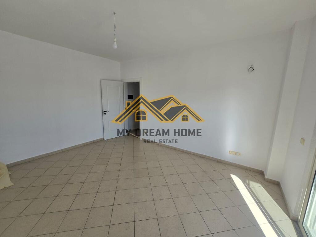 JEPET APARTAMENT ME QIRA PRAN TREGUT INDUSTRIAL!