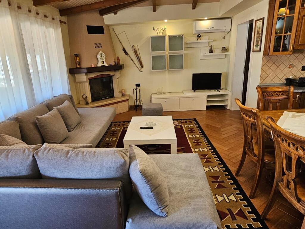 3+1 apartment for rent at Vilat Gjermane