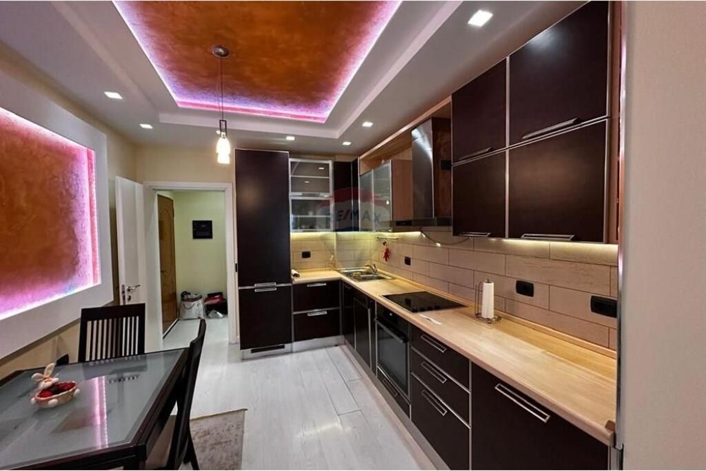 Apartament 2+1 per Qira, tek Rruga Petro Korcari!