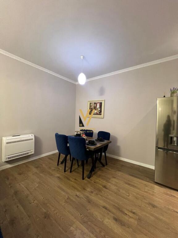 JEPET APARTAMENT 2+1+2+BLK ME QIRA TE KOMUNA E PARISIT 90.000 LEKE