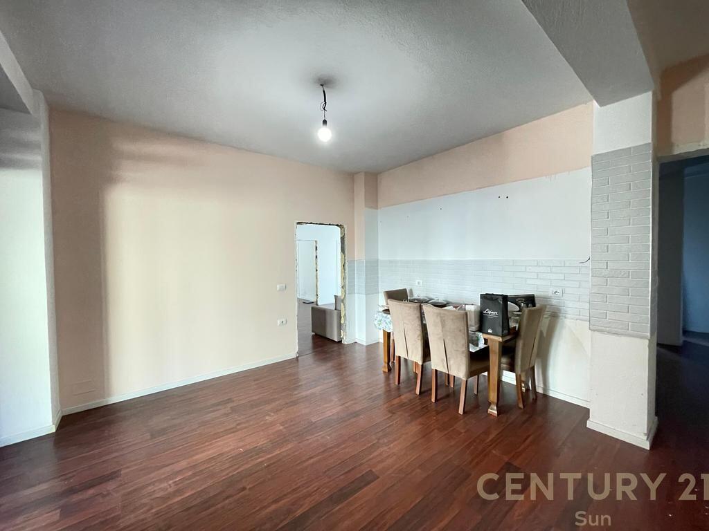 VILLA IN AFFITTO VICINO ALL'AREA DEL 21 DICEMBRE.