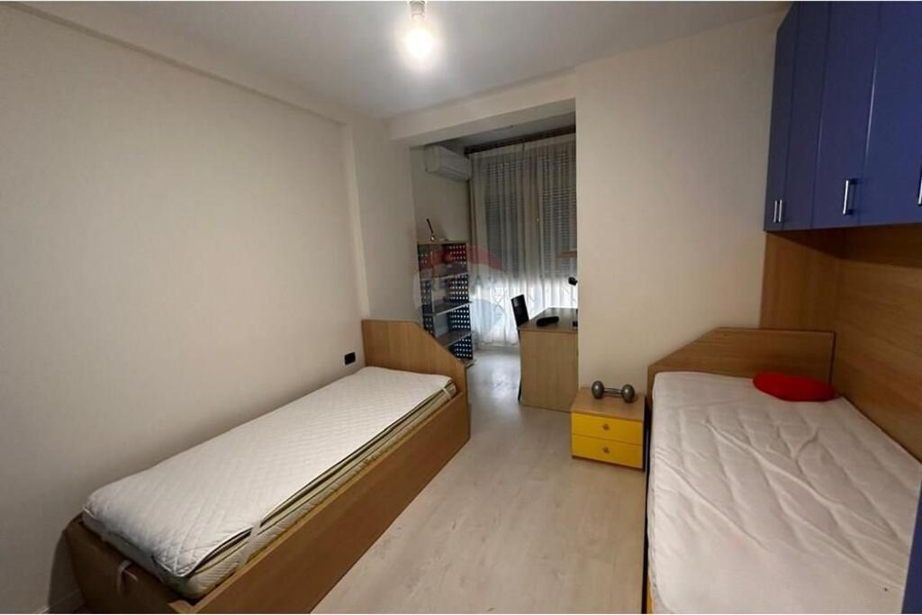Apartament 2+1 per Qira, tek Rruga Petro Korcari!