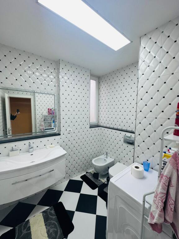 In Affitto Appartamento 2+1+2 Bagni + 2 Balconi