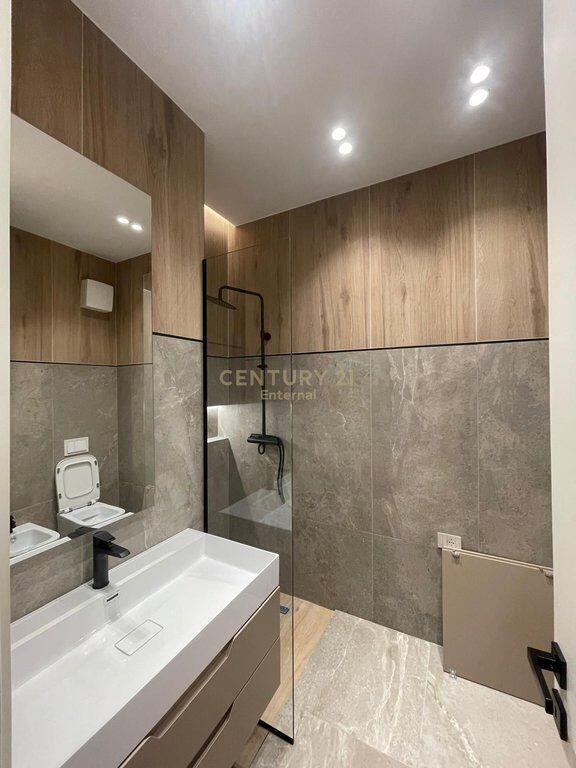 Apartament 1+1 Me Qira në Square 21, 900€