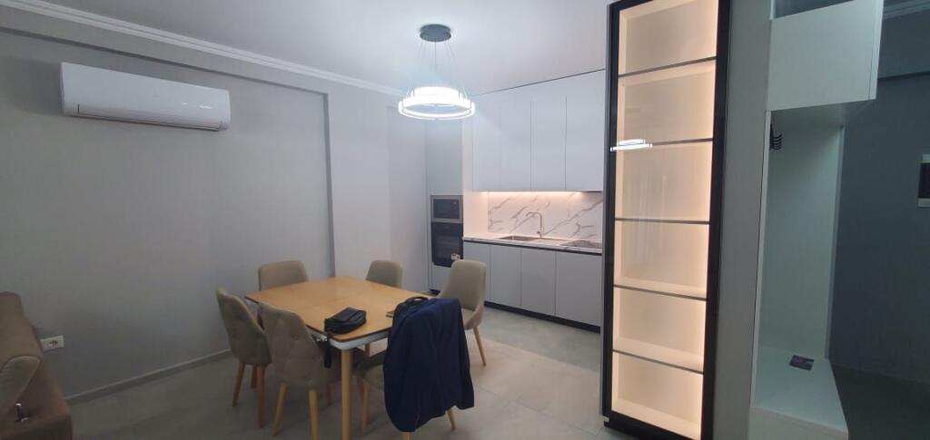 Affittasi appartamento 2+1+2+posto auto