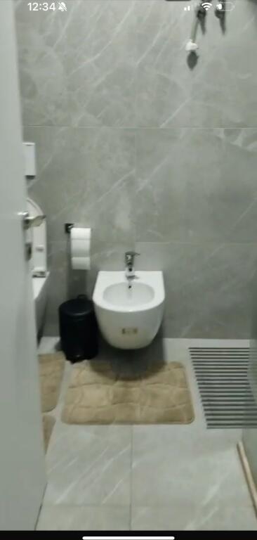 Apartament me qera 2+1