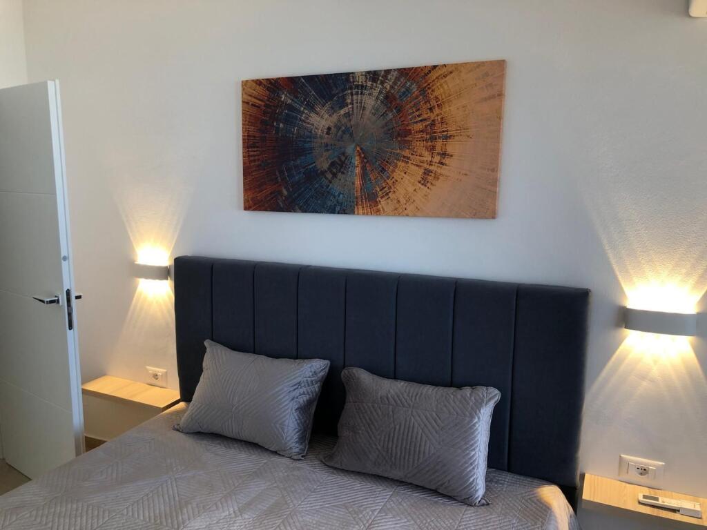 Apartament për shitje me pamje deti