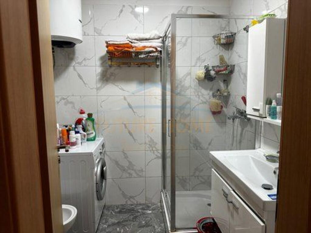 Shitet, Apartament 2+1, Kompleksi Magnet, Rruga Ndre Mjeda, Tirane.