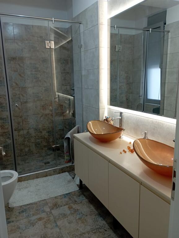 Apartament me qera te Caza Italia !