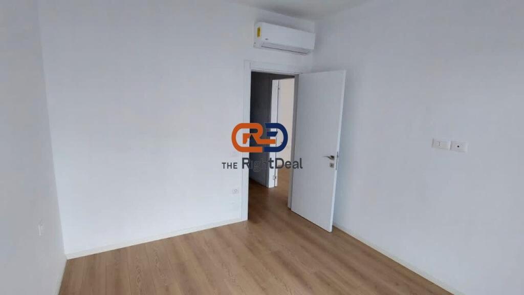 At Pharmacy 10, Office Space for Rent with Ideal Location!!