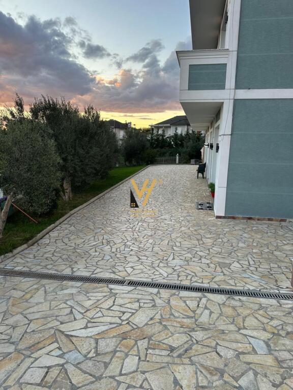 250 M2 PREMISES FOR RENT IN PASKUQAN 2,500 EURO