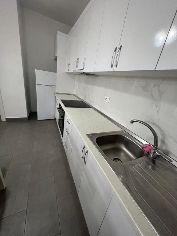 Apartment 2+1, Kamez!