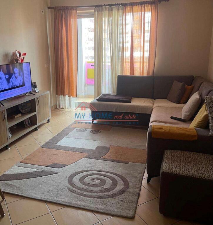 Apartament 1+1 me qira tek Pallati me Shigjeta Tirane