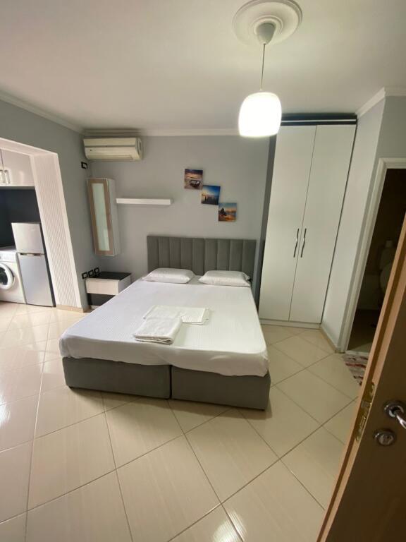 STUDIO APARTMENT FOR RENT - NEAR USHTARI PANJOHUR, OPPOSITE EUROPE CAFE, STUDIO APARTMENT FOR RENT, AREA 40M².