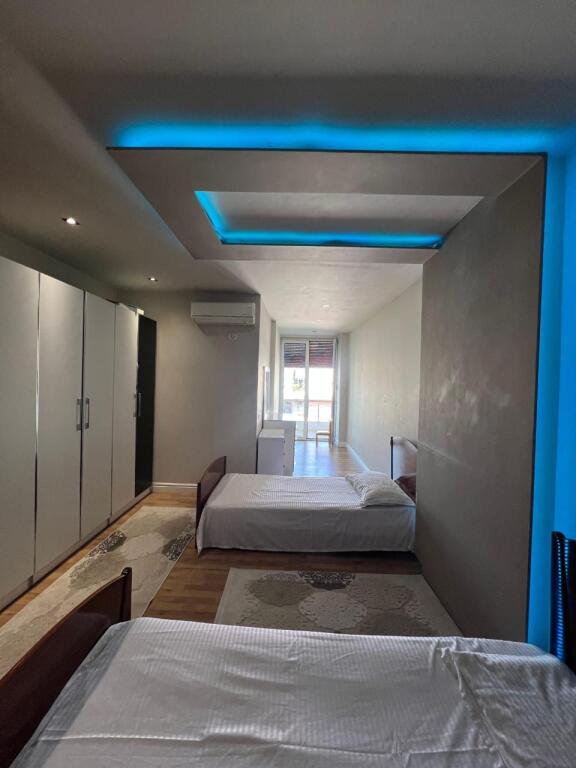 Jepet Me Qera Apartament 2+1+1 Ballkon