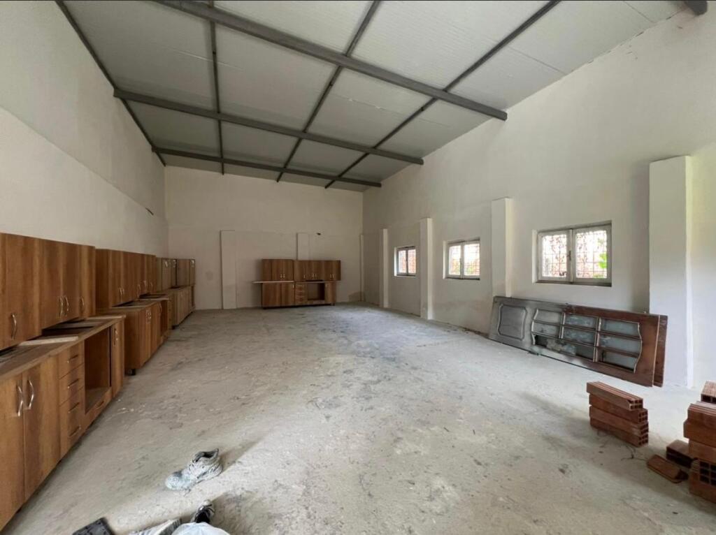 Magazine + Land for rent