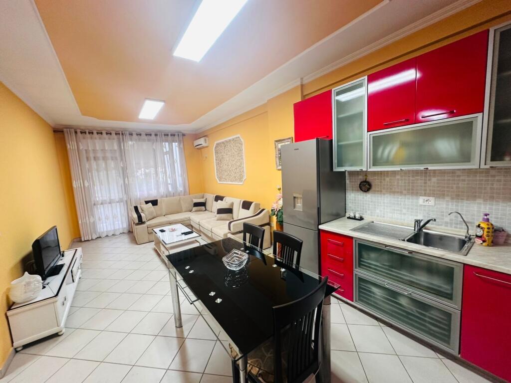 In Affitto Appartamento 2+1+2 Bagni + 2 Balconi