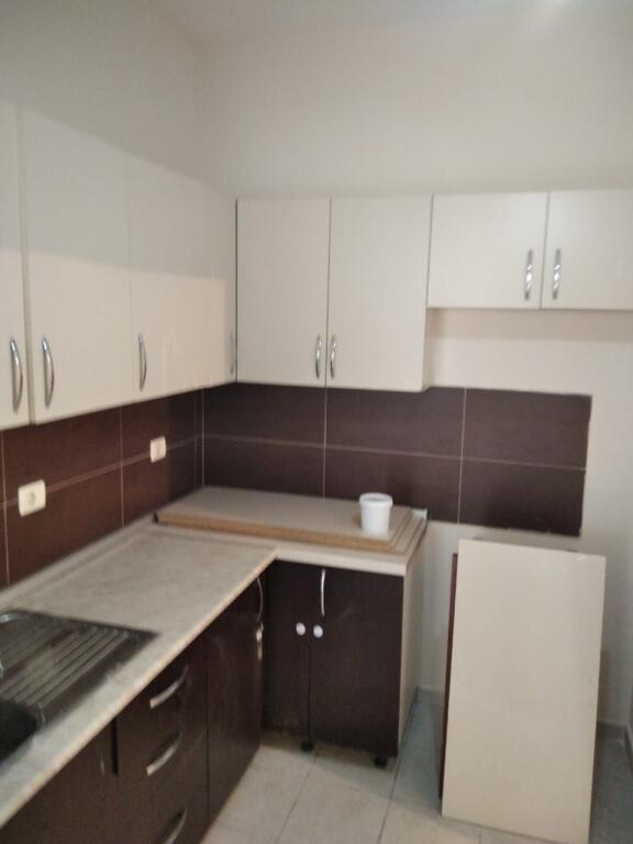 🏠 Apartament 1+1 me qira – Përballë Ring Center, Zogu i Zi