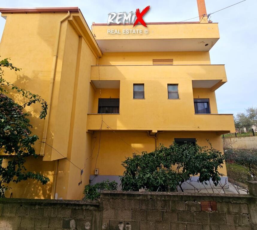 4-FLOOR HOUSE FOR BUSINESS IN PLEPA, DURRES