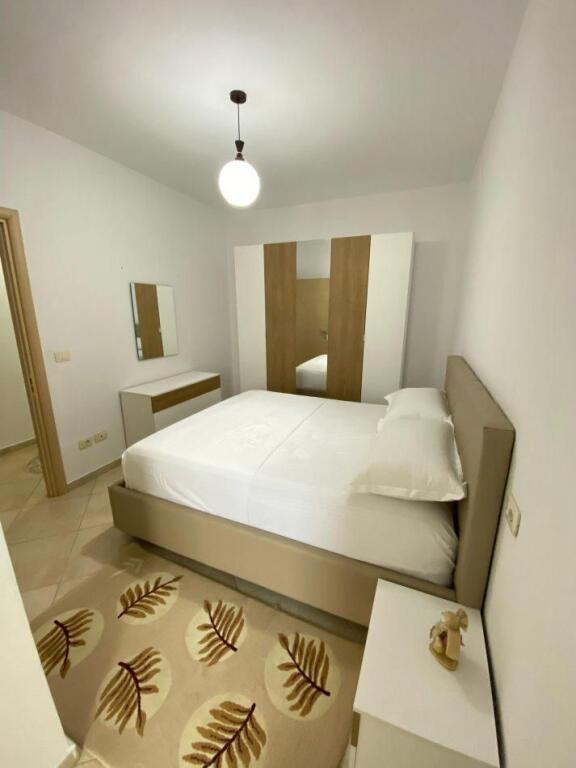 Jepet Apartament me qera