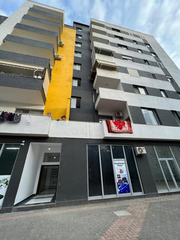 Apartment 2+1, Kamez!