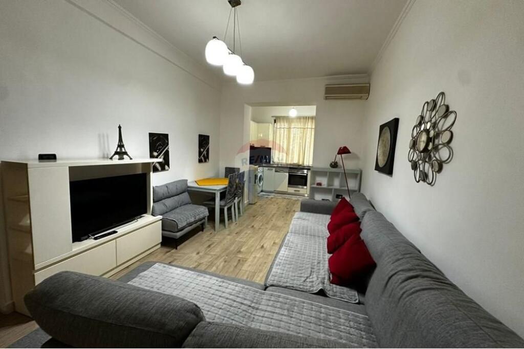 Apartament - Për Qira - Bllok