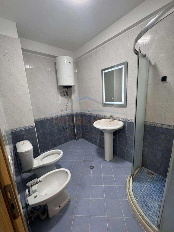Shitet , Apartament 2+1+2 te “Lin” Yzberisht , Tirane
