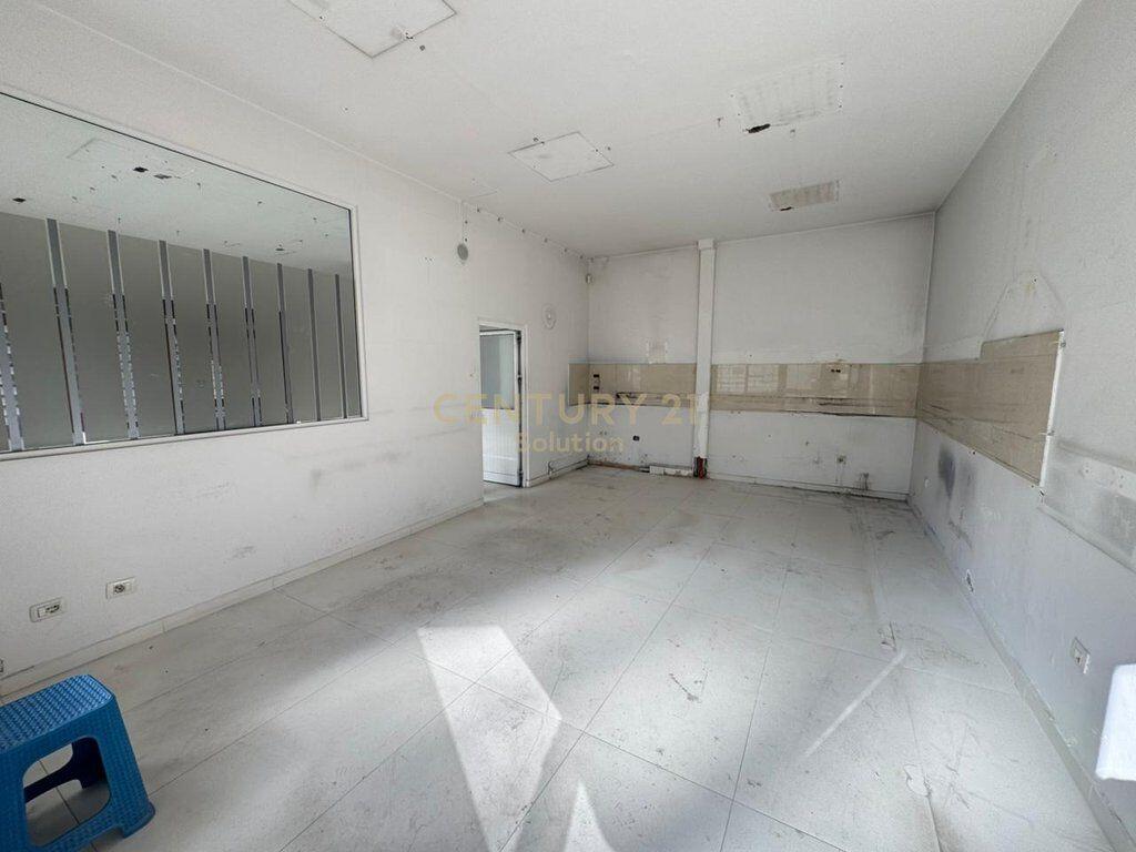 JEPET ME QIRA DYQAN PRANE BULEVARDIT ZOGU I PARE