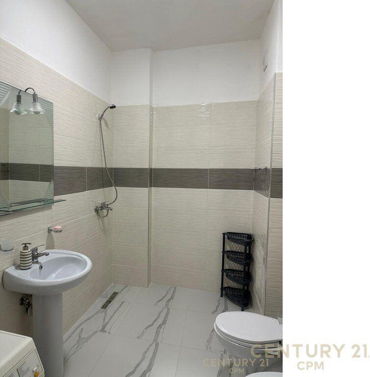 Apartament 1+1 Me Qira në Rrugën 5 Maji, Tiranë