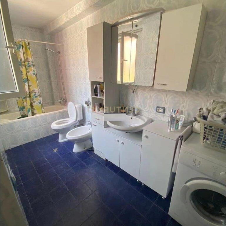 OFFERTA IN AFFITTO IL SECONDO PIANO DI UNA VILLA NELLA ZONA DI BRRYLI