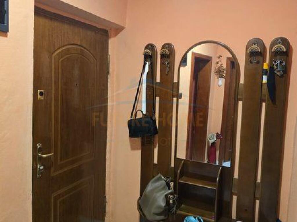 Shitet , Apartament 1+1, Selvia, Tiranë. 