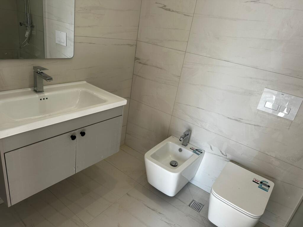 Zyre bosh per qira Komuna Parisit