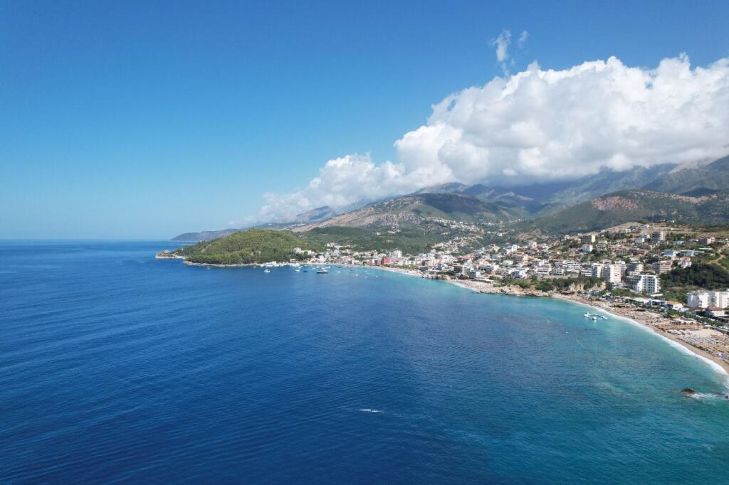 Apartament me pamje deti per shitje ne Himare 