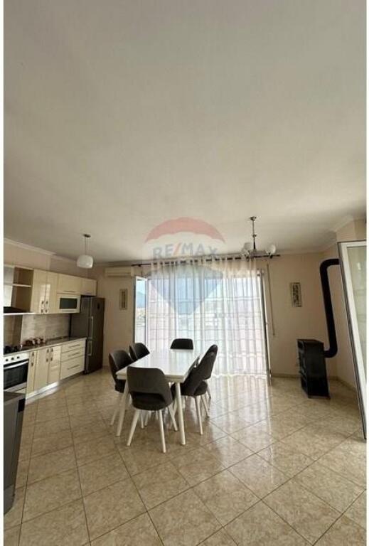 APPARTAMENTO 3+1+2 2 POSTI AUTO GIARDINO ZOOLOGICO