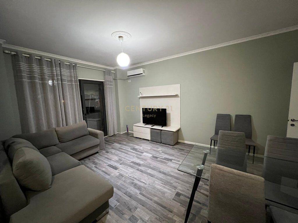 Apartament 2+1+2 Me Qira tek Tregu Elektrik, Tiranë