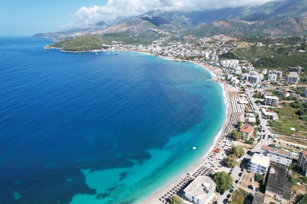 Apartament me pamje deti per shitje ne Himare 